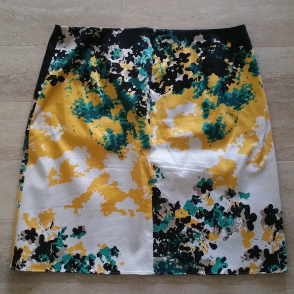 Tahari Dresses & Skirts - Tahari Yellow Splashy Skirt